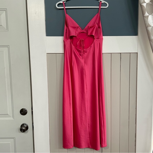 Dress - Picture 2 of 3